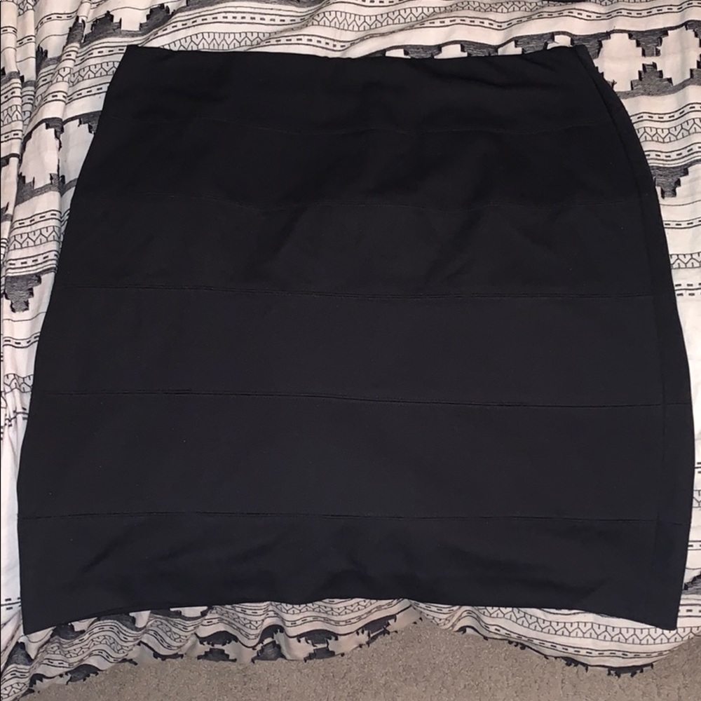 Black Cloth Pencil Skirt